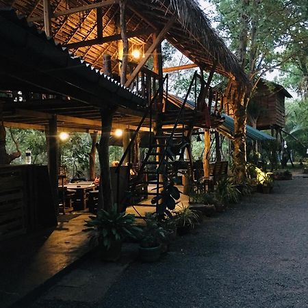 Tree House Hostel Sigiriya Luaran gambar